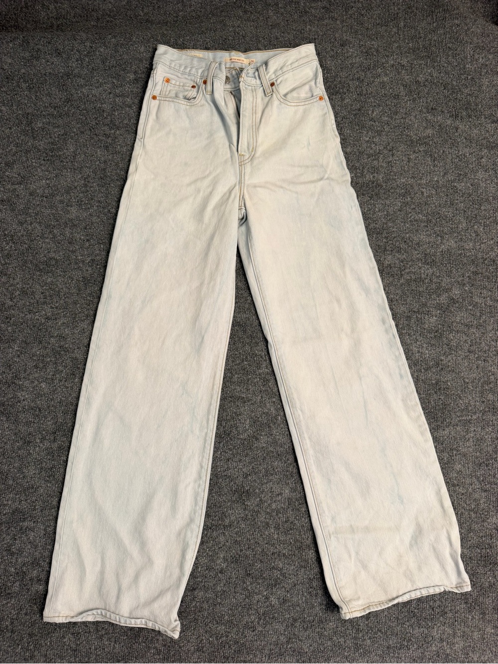 Relaxed Wide-Leg Women's Jeans in Pale Blue